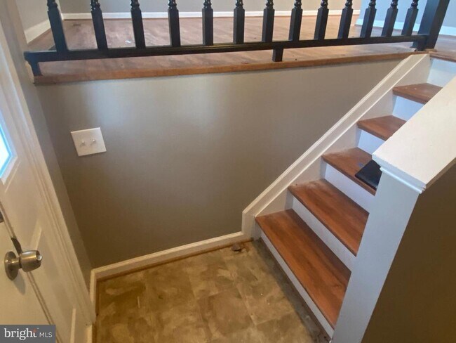 Foto del edificio - 224 Lake Sever Dr