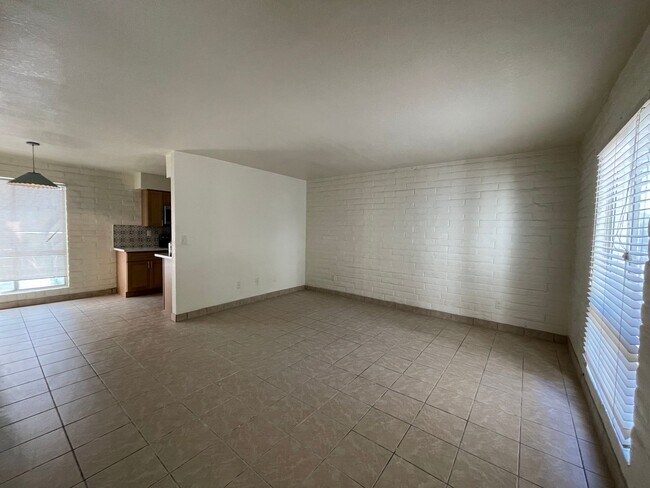 Foto del edificio - Remodeled 2 Bed / 2 Bath in Lovely Community – Pool, Covered Parking & Great Location