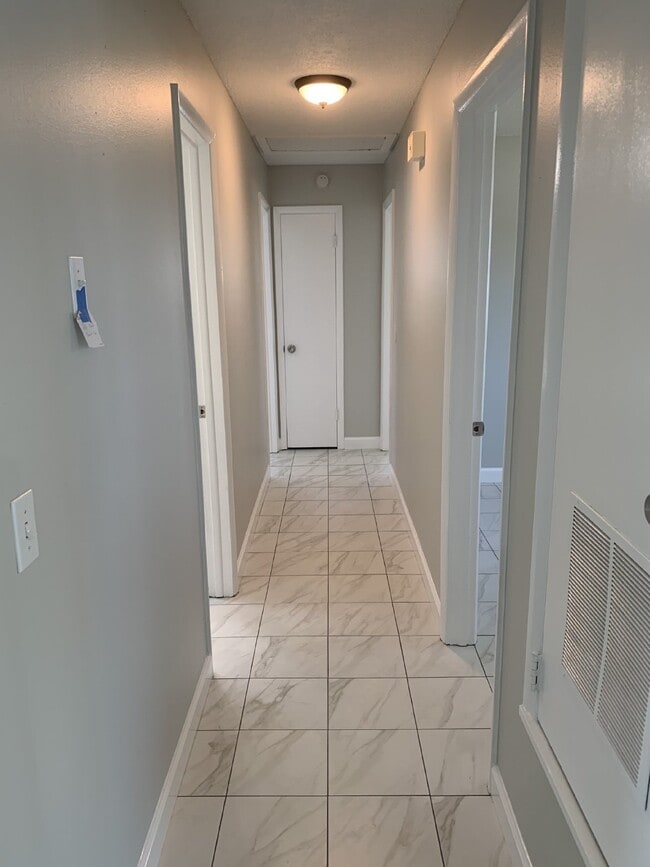 Building Photo - Beautifully Renovated Canal Home