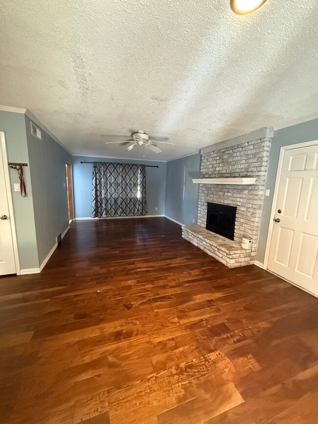 Foto del edificio - 4 Bed Brick Home! Zia School District! - P...