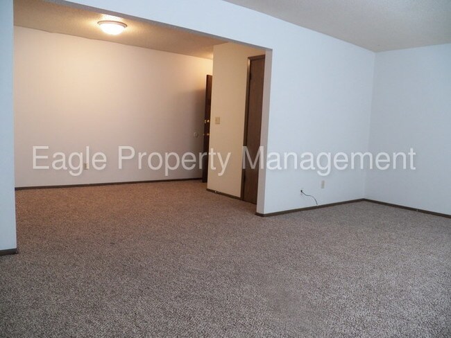 Foto del edificio - Hiawatha Large 2 Bedroom Heat/Water Paid!!