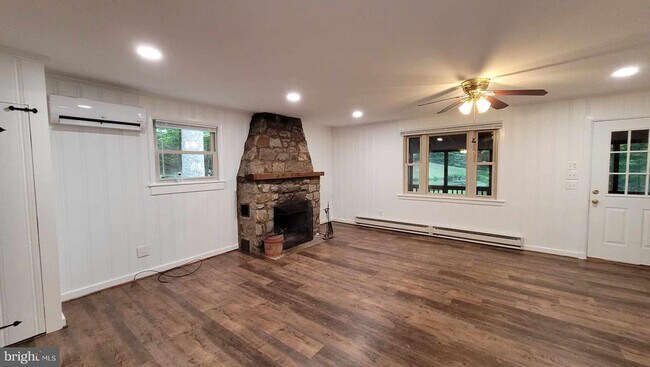 Foto del edificio - 1831 Wildcat Hollow Rd
