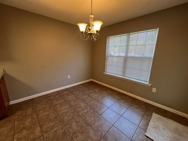 Building Photo - 4163 Meredith Dr