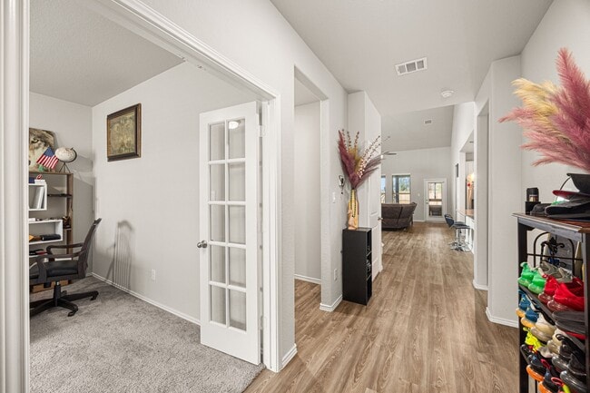 Building Photo - 4608 Mustang Run Dr