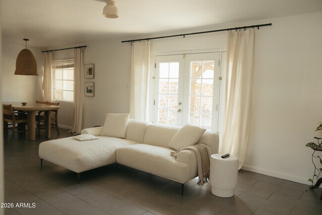 Foto del edificio - 4007 E Heatherbrae Dr