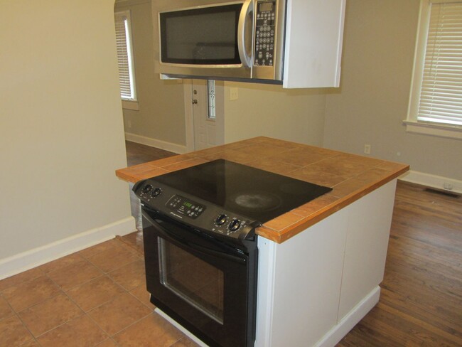 Foto del edificio - Charming 2 bedroom home close to St Francis!