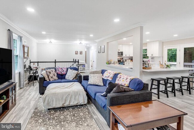 Foto del edificio - 4157 Waterway Dr