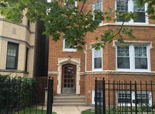 Primary Photo - 6134 N Oakley Ave