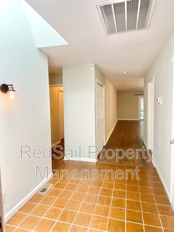 Photo - 1 Autumn E House