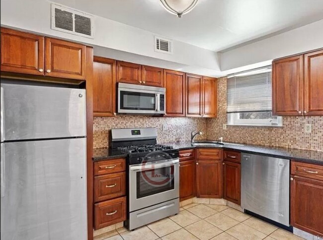Foto del edificio - 2806 Maitland Ave