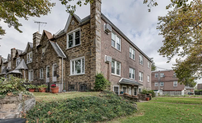 Foto del edificio - 3273 Teesdale St