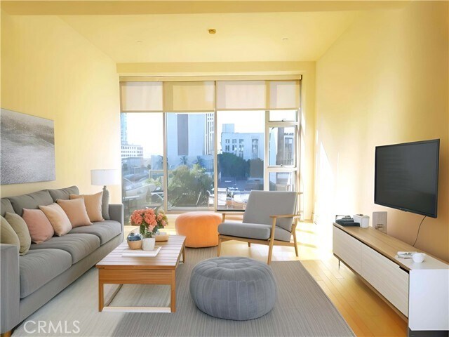 Foto principal - 3223 W 6th St