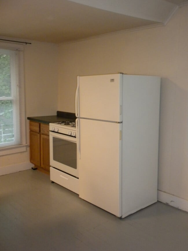 Building Photo - 1409 Hinkson Ave