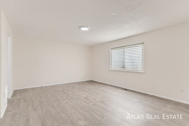 Building Photo - 3973 S Bahama St