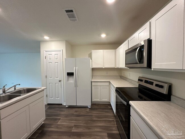 Building Photo - 8727 Schooner Ln