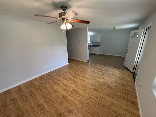 Building Photo - 217 Haycraft St