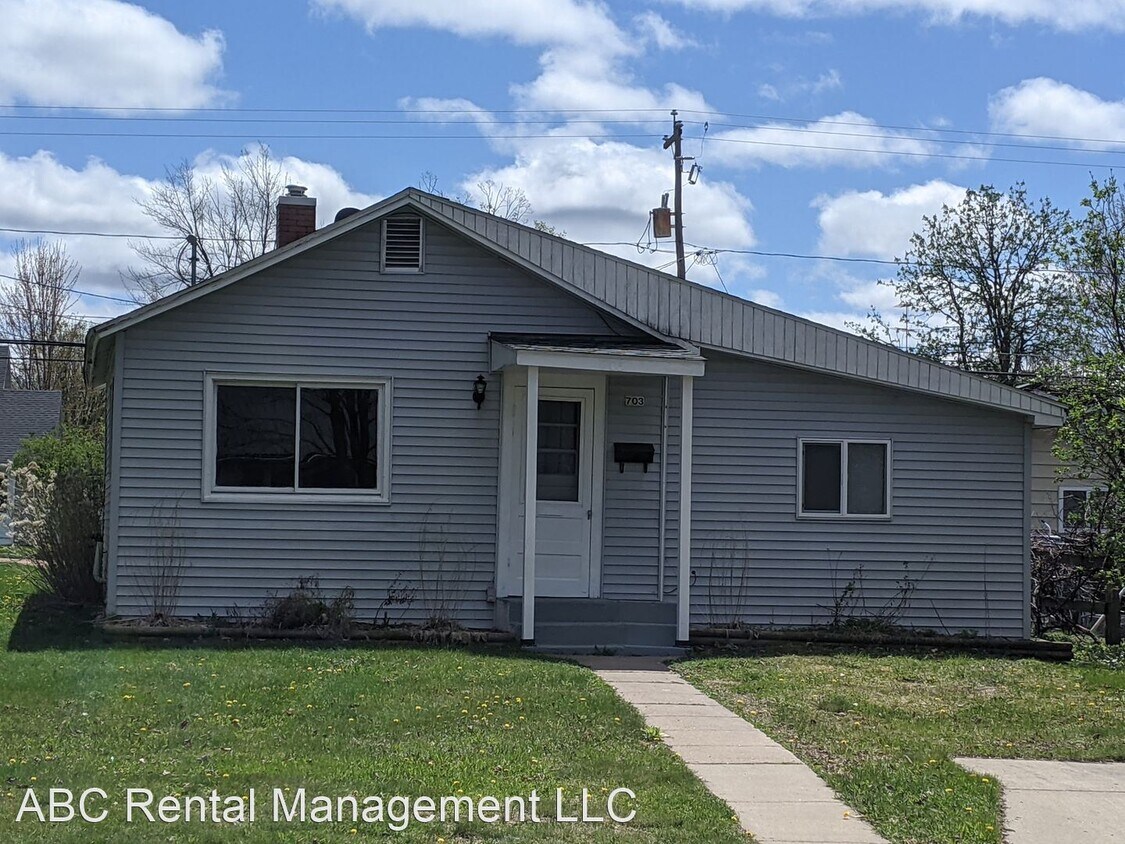 Primary Photo - 3 br, 1 bath House - 703 E 9th St