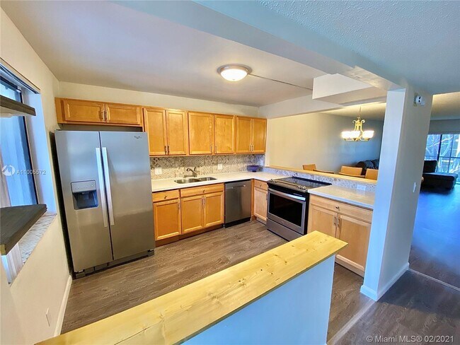 Foto del edificio - 434 Lakeview Dr