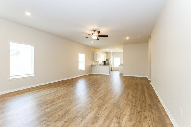Building Photo - 15651 Plum Brk Dr