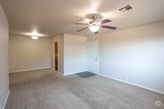 2BR, 1BA - 910SF - The Parke at Central