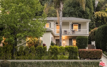 Building Photo - 2518 Canyon Dr