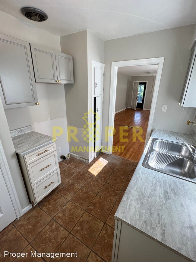 Foto del edificio - 3 br, 2 bath House - 612 Redwood Ave