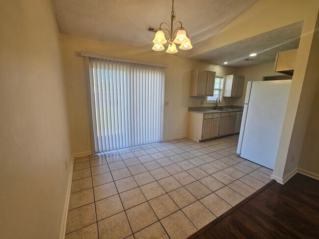 Foto del edificio - 2701 Ashby Dr