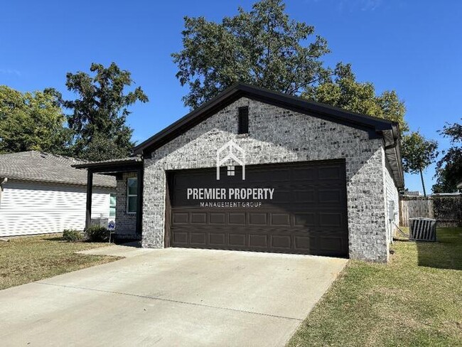 Building Photo - 208 Bradford Cir