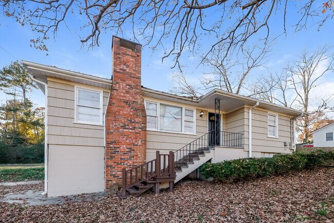 Foto del edificio - 2568 Forestdale Blvd