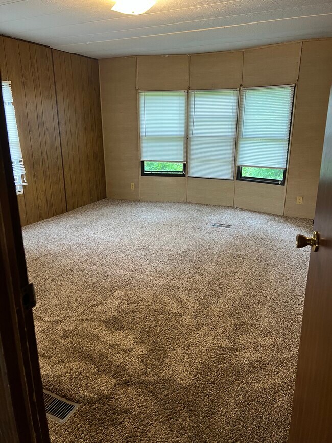 Foto del edificio - 5638 Summerwind Dr