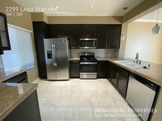 Building Photo - 2299 Lago Ventana