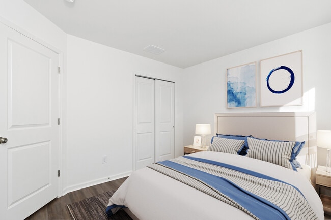 Building Photo - 960 Lorewood Grove Rd