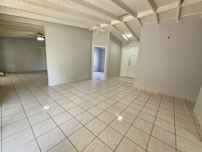 Foto del edificio - 13700 SW 18th Terrace