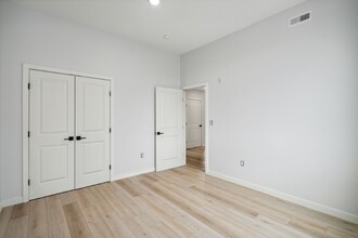 Building Photo - 1112 E Berks St