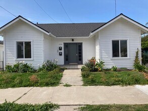 Building Photo - 1715 Chino St