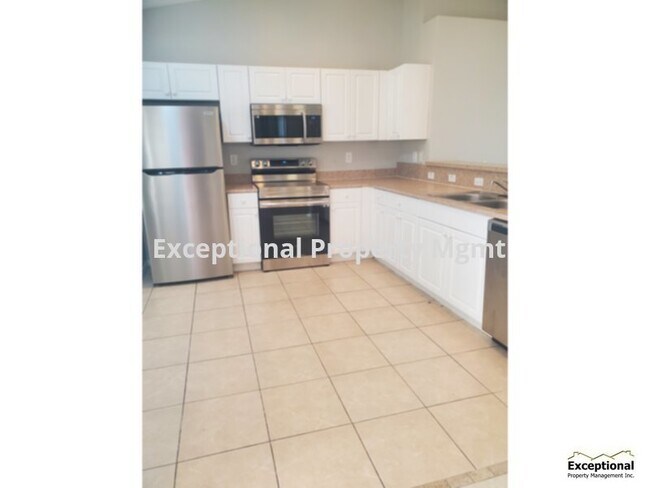 Foto del edificio - Available Soon! Nice 3 Bedroom 2 bath spli...