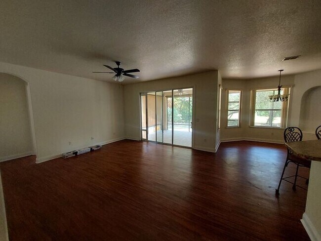 Foto del edificio - Beautiful 3/2/2 on 1/3 of an acre