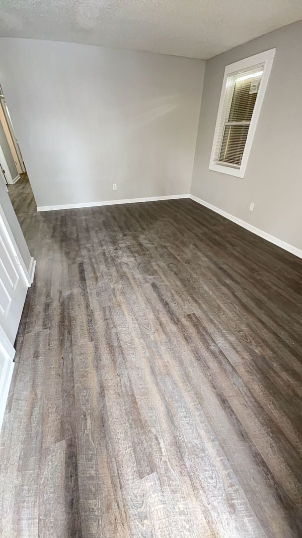 Foto del edificio - Spacious 4 bedroom 2 bath home - Open To Section 8