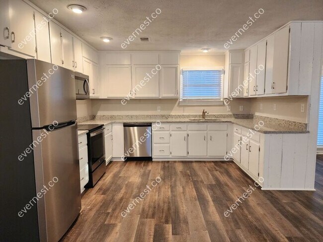 Foto del edificio - 217 Millers Mill Rd