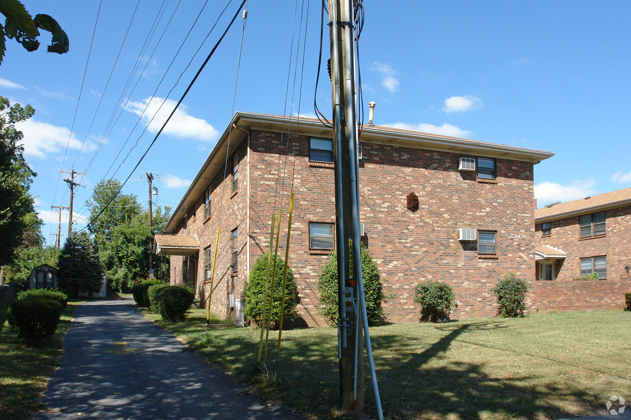 Building Photo - Spanish Trace Villa Apartments