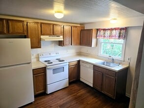 Building Photo - 6 5th St