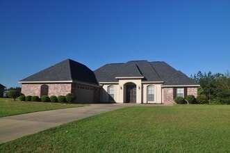 Building Photo - 560 Hickory Ridge Rd