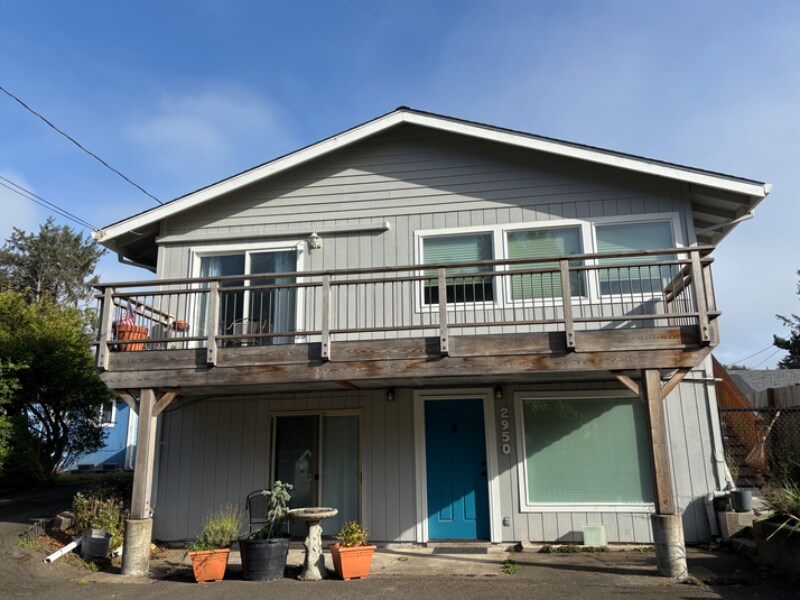 Primary Photo - 2950 SW Beach Ave