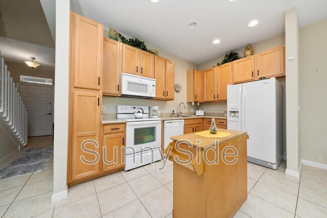 Foto del edificio - 2390 Caravelle Cir