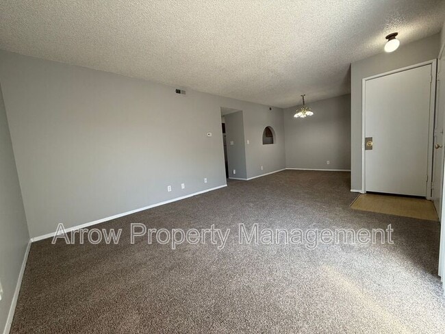Foto del edificio - 4541 Tranquility Dr