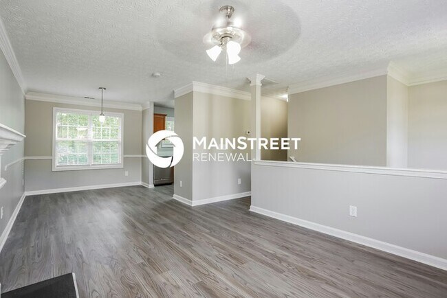Building Photo - 3 Bedroom Pet-Friendly Home in Jonesboro, GA with Main Street Renewal