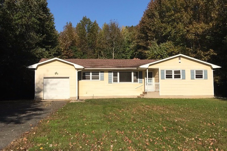 Primary Photo - 139 Deans Ln