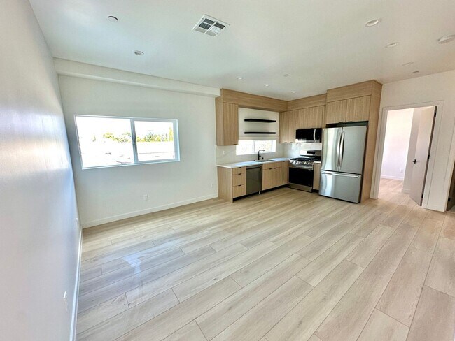 Foto del edificio - 6406 Riverton Ave
