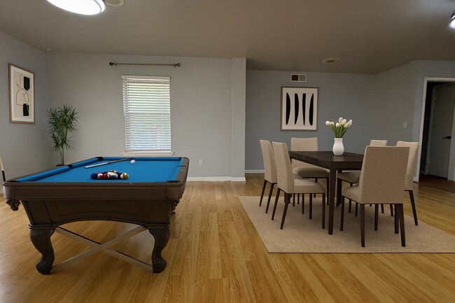 Foto del edificio - 628 N Broadway