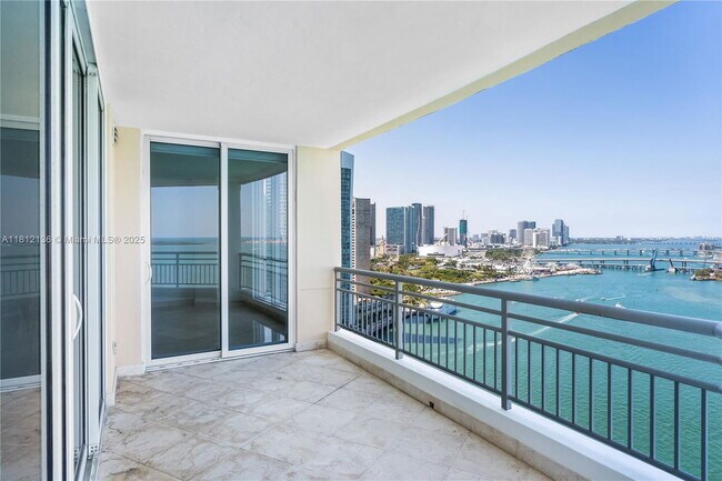 Building Photo - 848 Brickell Key Dr